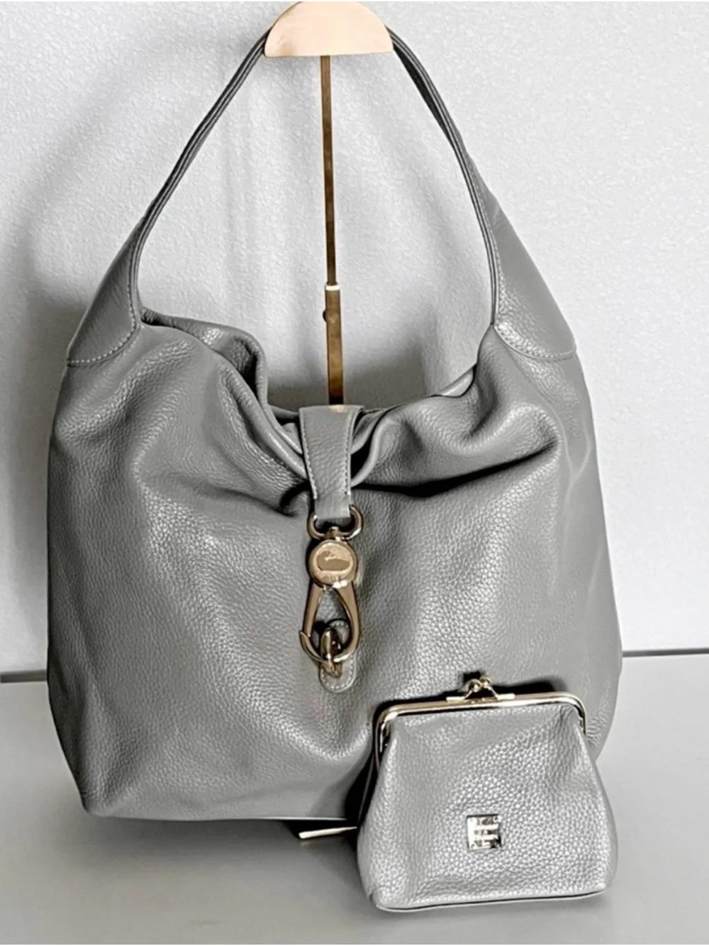 Dooney & Bourke Elephant Gray Pebble Grain Logo Lock Sac Hobo Bag Wallet Set